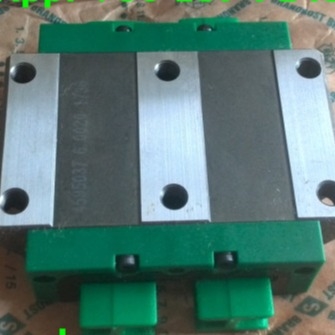 Wielkie nośniki KWVE15W-V1-G2 Liniowe łożyska kulkowe rekirkulacyjne KWVE15W-G3-V2 37x68x21mm